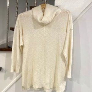 Clearout-EUC Two by Vince Camuto 3/4 sleeve creat tunic in size M